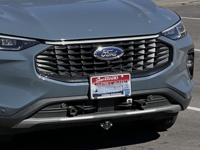 Tow bar connections on the car